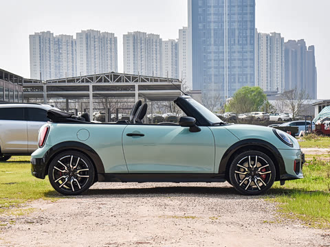 2025�� JOHN COOPER WORKS CABRIO