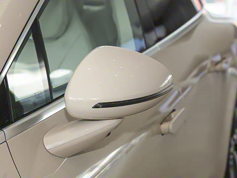 2025�� 705km Pro