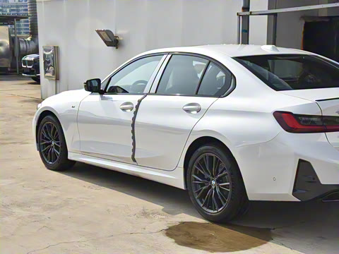 2024�� 325i M�˶���ҹ��װ