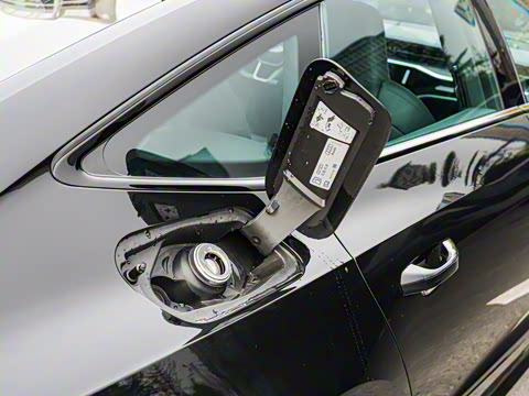 2025�� 55 TFSI quattro ������