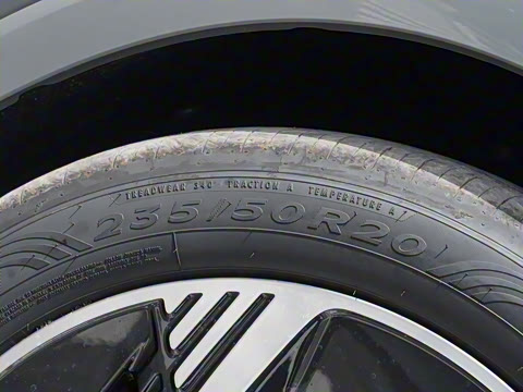 2024�� 50 e-tron quattro ������ҹ��