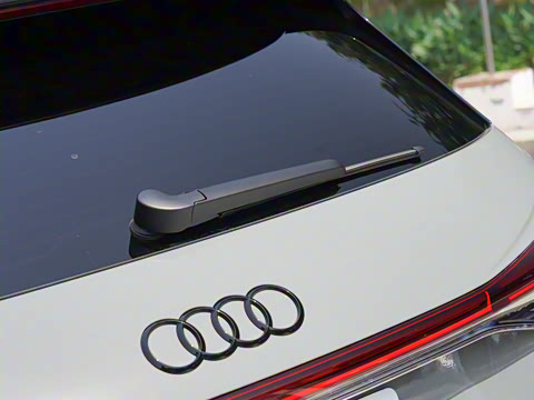 2024�� 50 e-tron quattro ������ҹ��