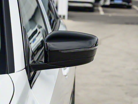 2025�� 330Li M�˶���ҹ��װ