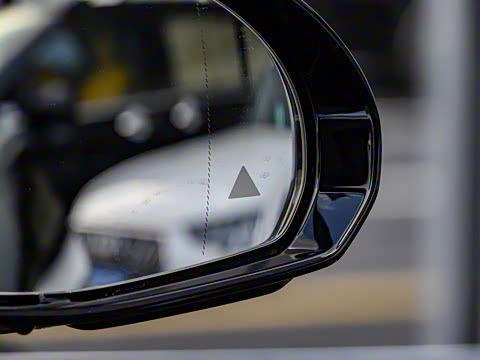 2024�� E 350 e L ���ʽ��϶����γ�