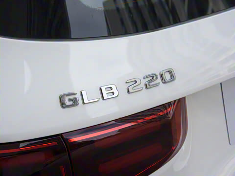 2025�� GLB 220 ʱ����
