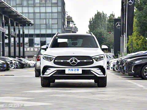 2024��  �Ŀ� GLC 260 L 4MATIC ������ 5��