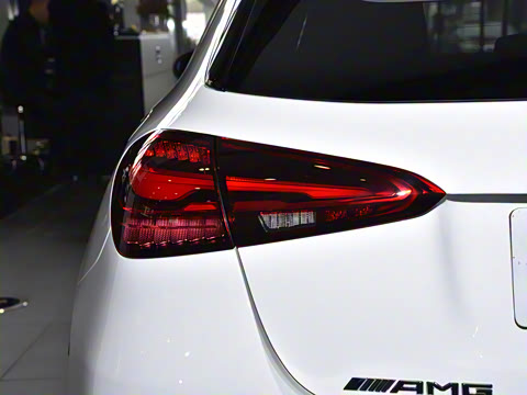 2025�� AMG A 35 4MATIC