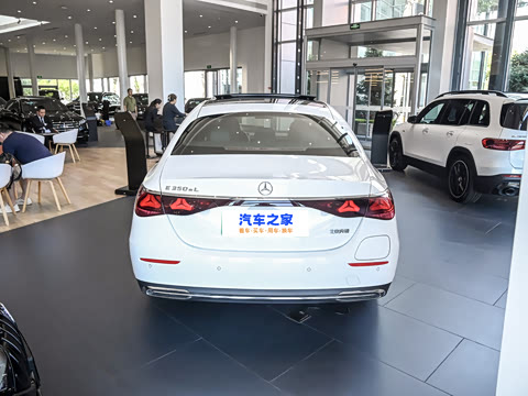 2024�� E 350 e L ���ʽ��϶����γ�