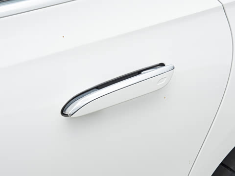 2024�� �Ŀ� E 300 L ʱ����