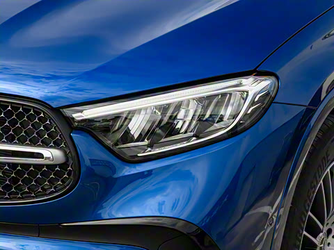 2025�� GLC 300 L 4MATIC ������ 7��