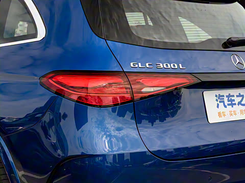 2025�� GLC 300 L 4MATIC ������ 7��