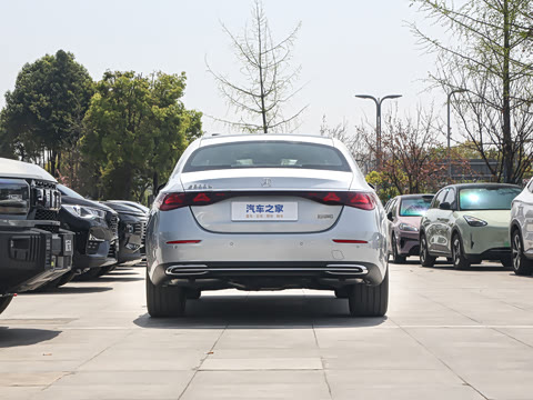 2025�� �Ŀ� E 300 L ʱ����