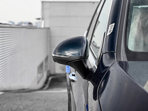 2025�� GLC 300 L 4MATIC ������ 5��