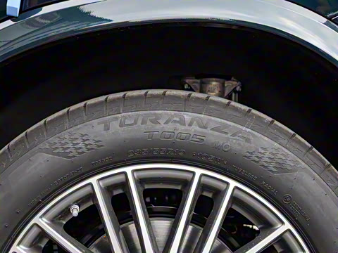 2025�� GLC 300 L 4MATIC ������ 5��