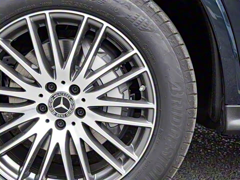 2025�� GLC 300 L 4MATIC ������ 5��