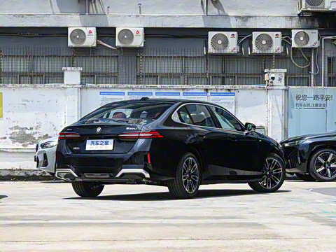 2024�� 530Li xDrive M�˶���װ