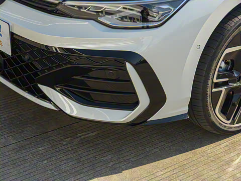 2025�� 300TSI R-Line