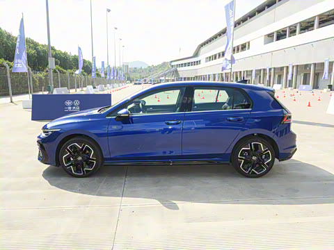 2025�� 300TSI R-Line