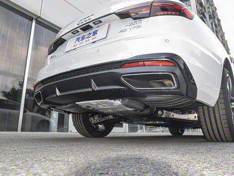 2025�� 200���������� 40 TFSI ����������