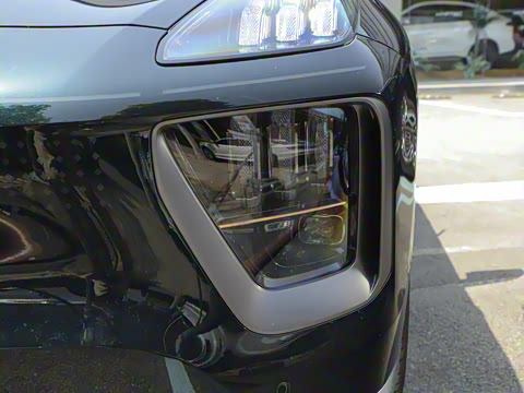 2025�� 700 Ultra�������������״��