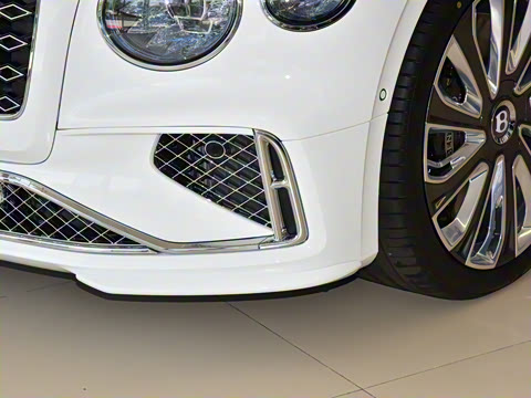 2026�� 4.0T V8 Mulliner