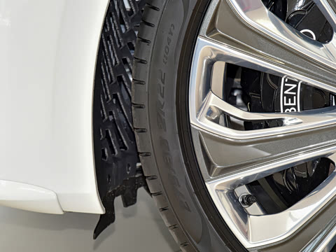 2026�� 4.0T V8 Mulliner