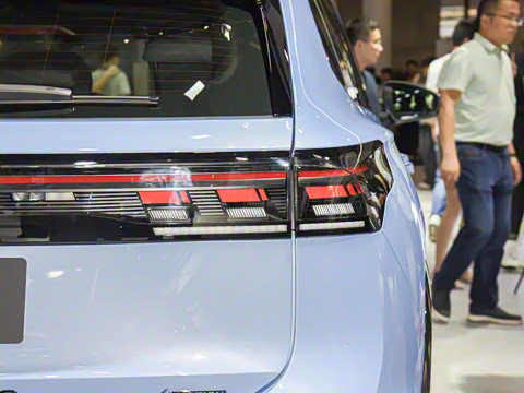 2025�� PRO 380TSI ���� R-Line �����