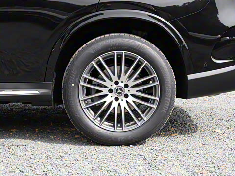 2025�� GLC 300 L 4MATIC ������ 5��