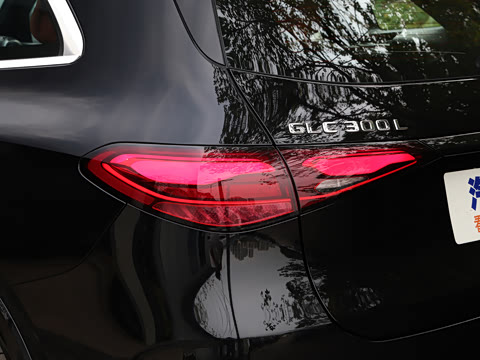 2025�� GLC 300 L 4MATIC ������ 5��