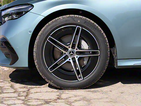 2025�� E 300 L �����˶���