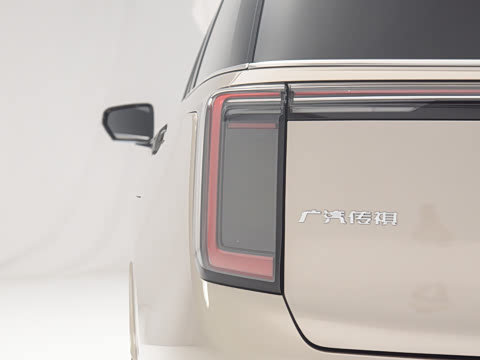 2025�� Ǭ�� UItra 6��