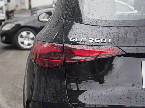 2025�� GLC 260 L 4MATIC ������