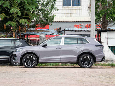 2024�� PRO 330TSI ����R-Line�����