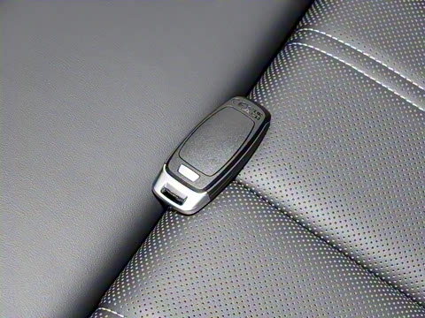 2024�� 40 e-tron ������