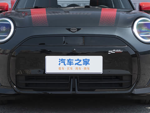 2025�� JOHN COOPER WORKS