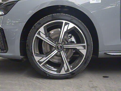 2025�� 200���������� 40 TFSI ���������� B&O ��ҹ��