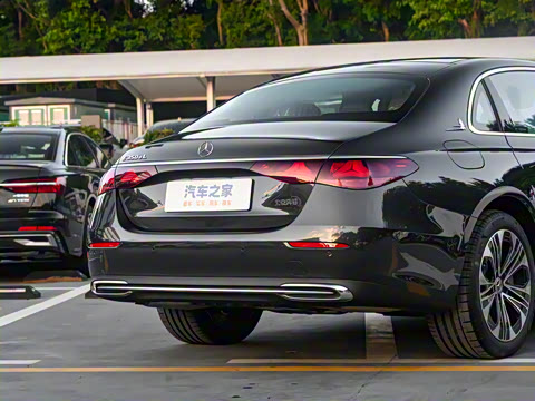 2024�� E 350 e L ���ʽ��϶����γ�