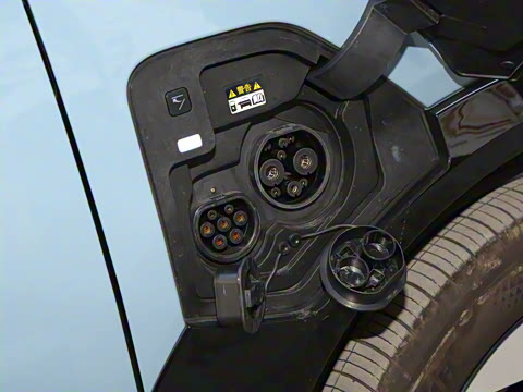 2025�� 630 Wave AWD