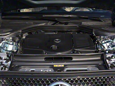 2025�� GLC 300 L 4MATIC ������ 5��