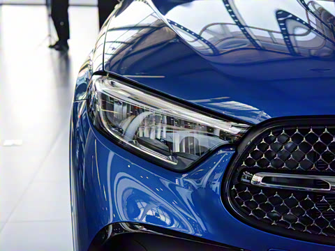 2025�� GLC 260 4MATIC ����SUV