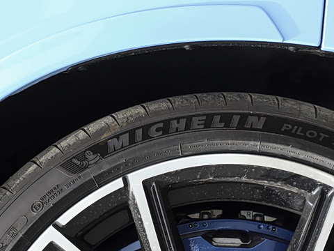 2025�� M240i xDrive