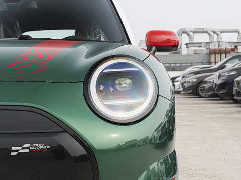 2025�� JOHN COOPER WORKS