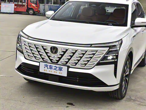 2025�� ���Ĵ� UItra 2.0T ������ �ǻ۾�����