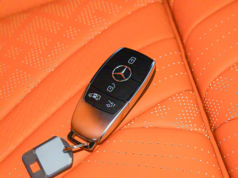 2025�� V 300 L ������˹ �˶���