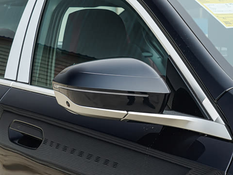 2026�� �Ŀ� 525Li M�˶���װ