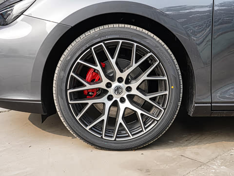 2026�� 2.0T 405 AT������