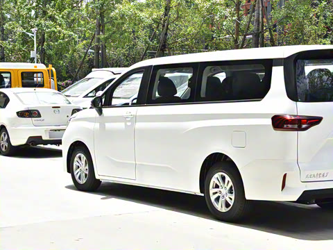 2025�� 2.0L CNG�м�Ӫ�����ʰ� 9��