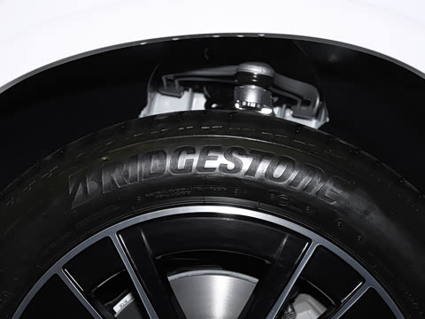 2026�� GLC 260 L 4MATIC ������