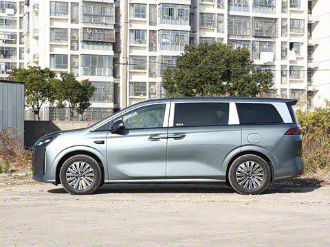 2026 DM-i 1.5T 218KM Խ