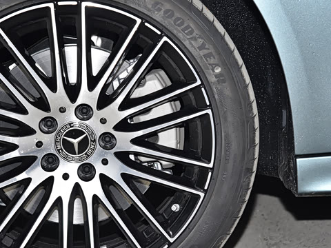 2026�� C 260 L �˶���